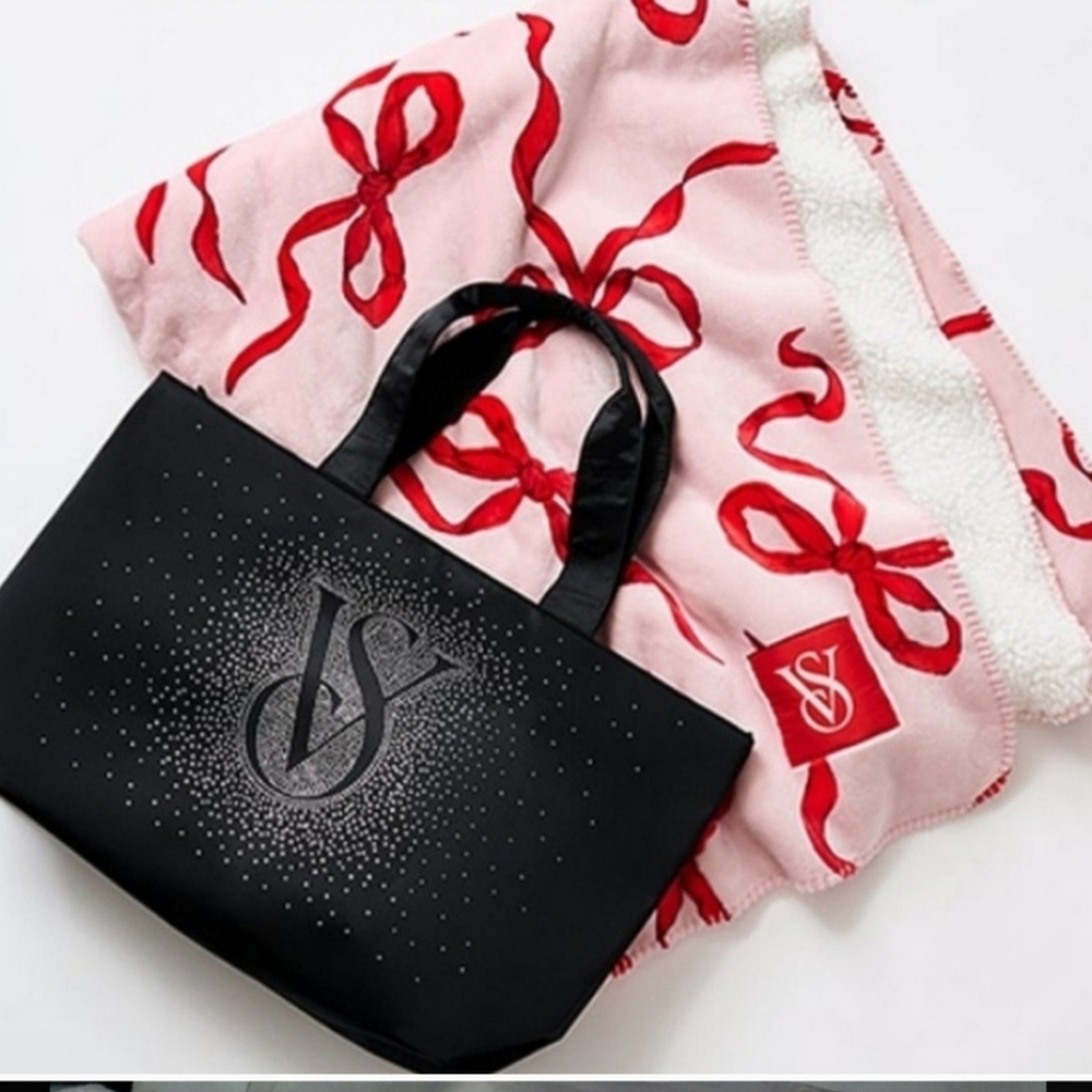 Brand New Victoria's secret sherpa blanket And Bag❤ Read Full Post.